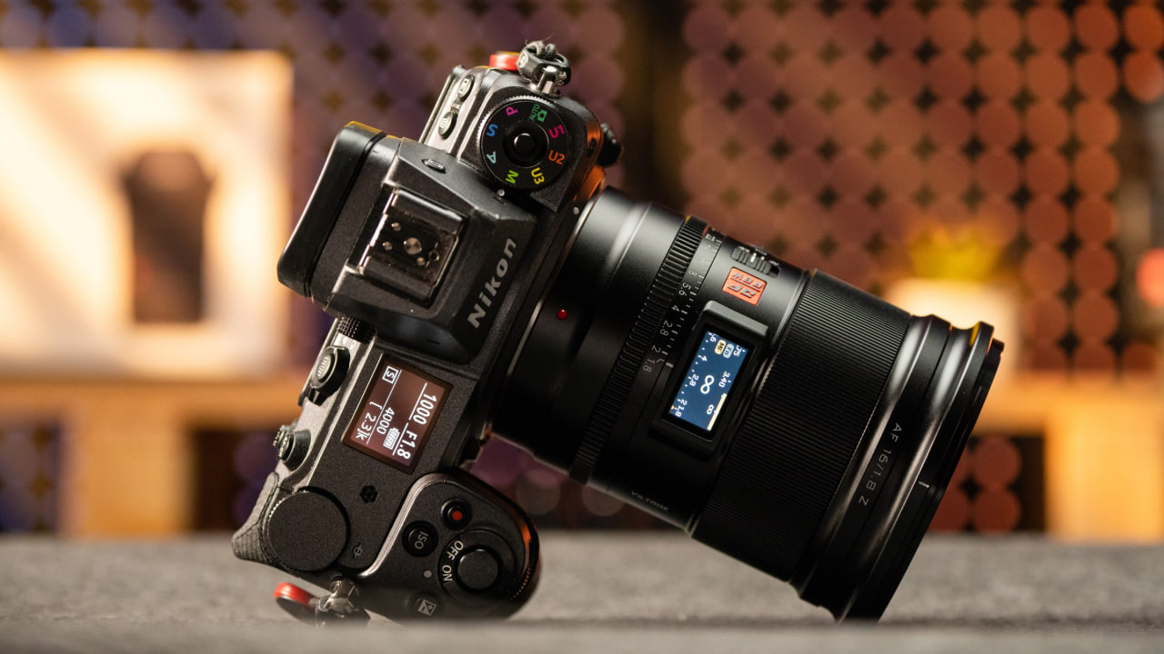 Оптика Viltrox LAB 135mm f/1.8, AF 16mm и накамерный монитор DC-550 Pro