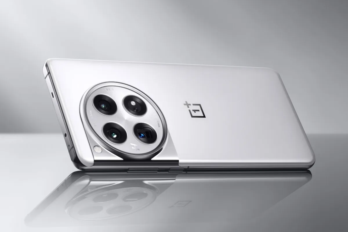 Google і Samsung задають тренди: з останніми оновленнями OnePlus 11 і OnePlus 12 отримали нові функції зі штучним інтелектом