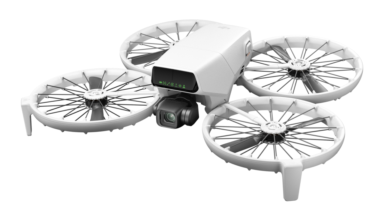 DJI представила новый компактный дрон Flip с необычной складной конструкцией