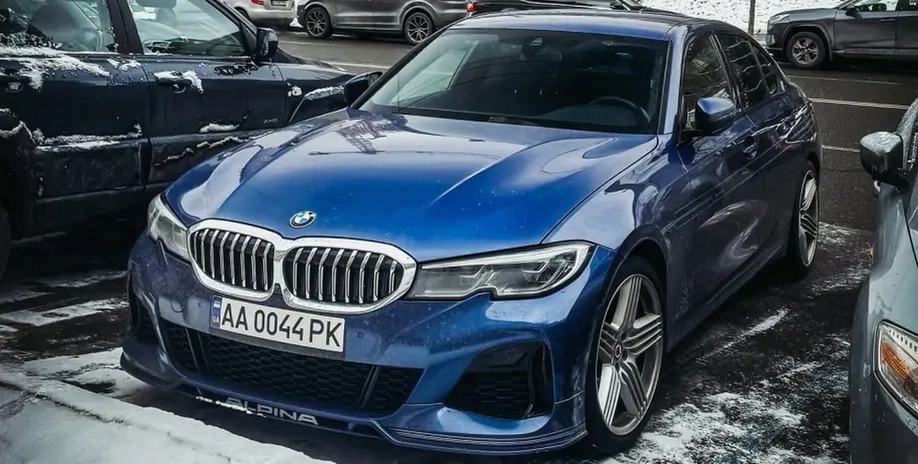 У Києві помітили потужний BMW Alpina B3