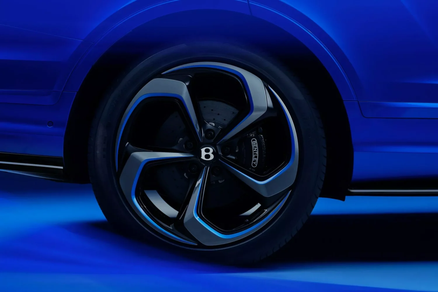 Bentley удивил мир 46 миллиардами вариантов дизайна авто