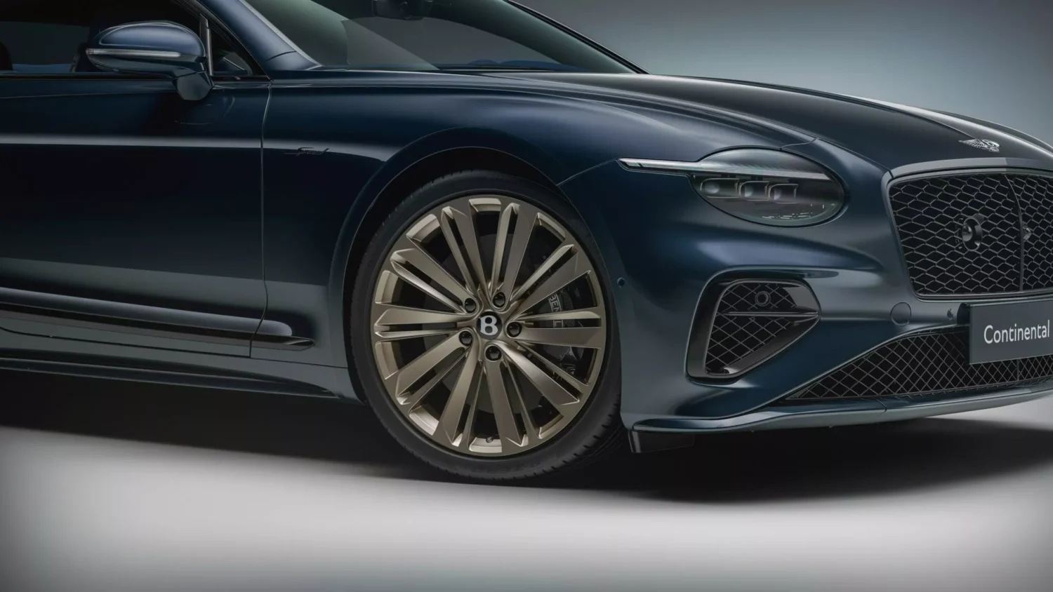 Bentley удивил мир 46 миллиардами вариантов дизайна авто