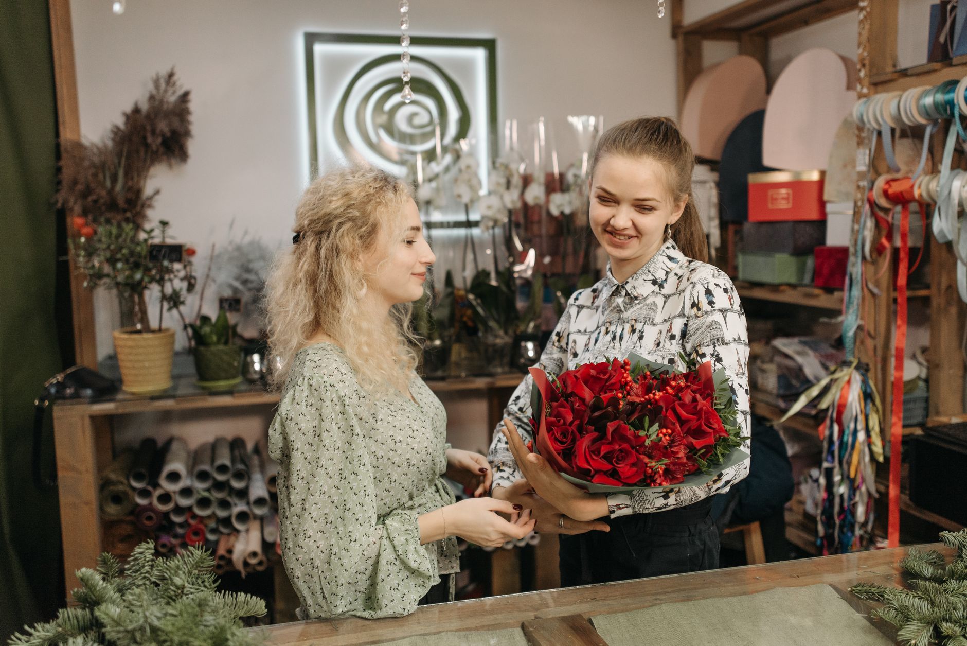 55 років подрузі: 50 найкращих привітань та побажань на ювілей