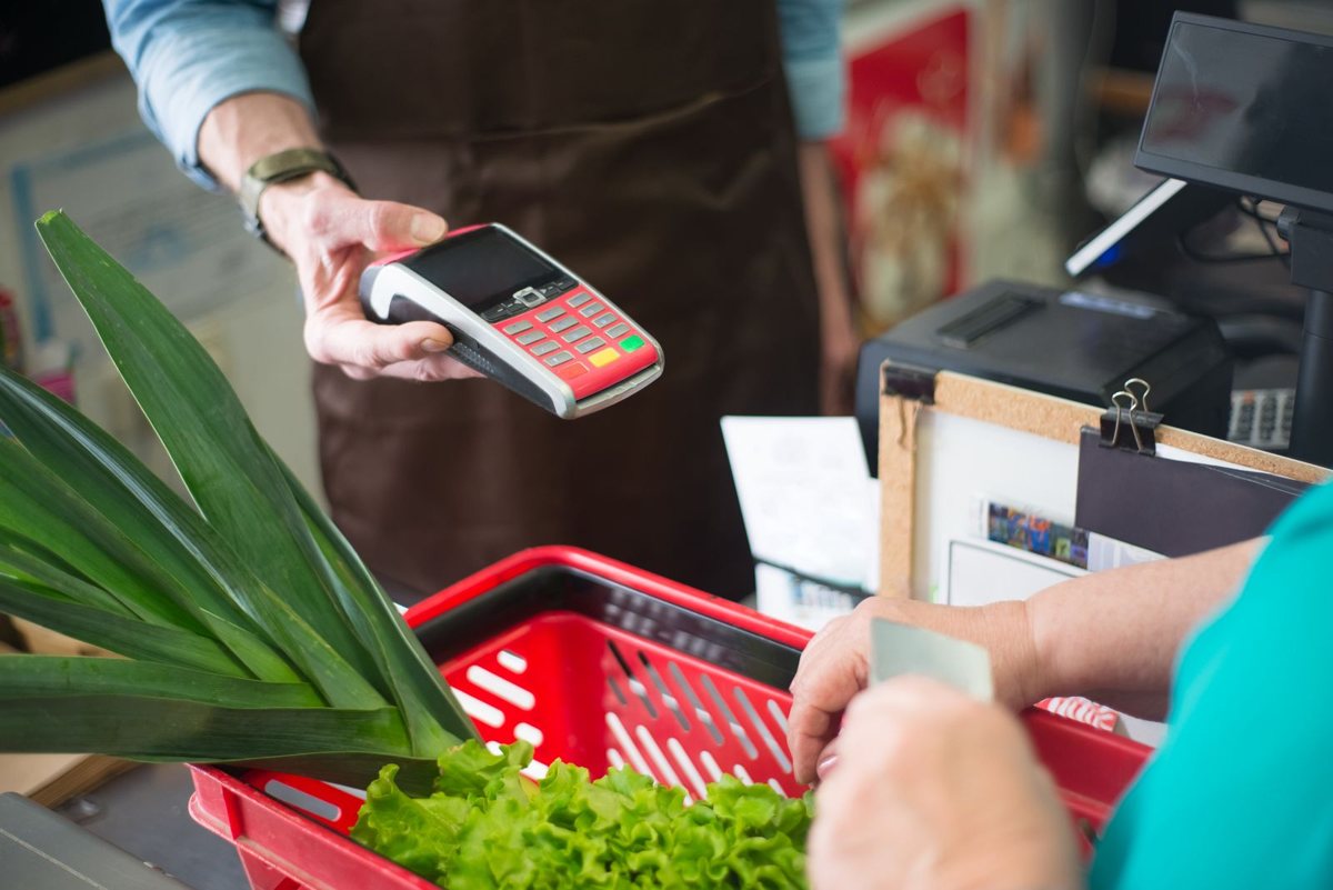 Оплата карткою за продукти на касі: національний кешбек 2026